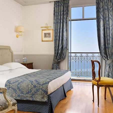 Royal Hotel Sanremo Luaran gambar A room at the hotel