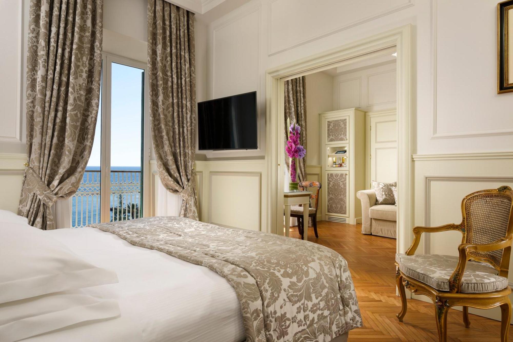 Royal Hotel Sanremo Luaran gambar Suite