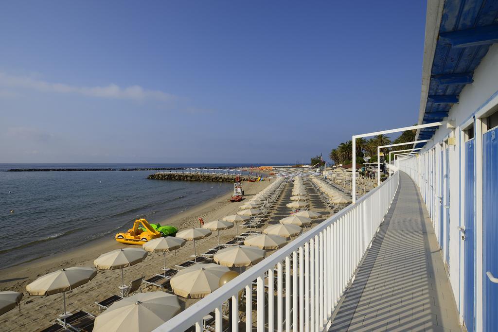 Royal Hotel Sanremo Luaran gambar The beach of Port-la-Nouvelle