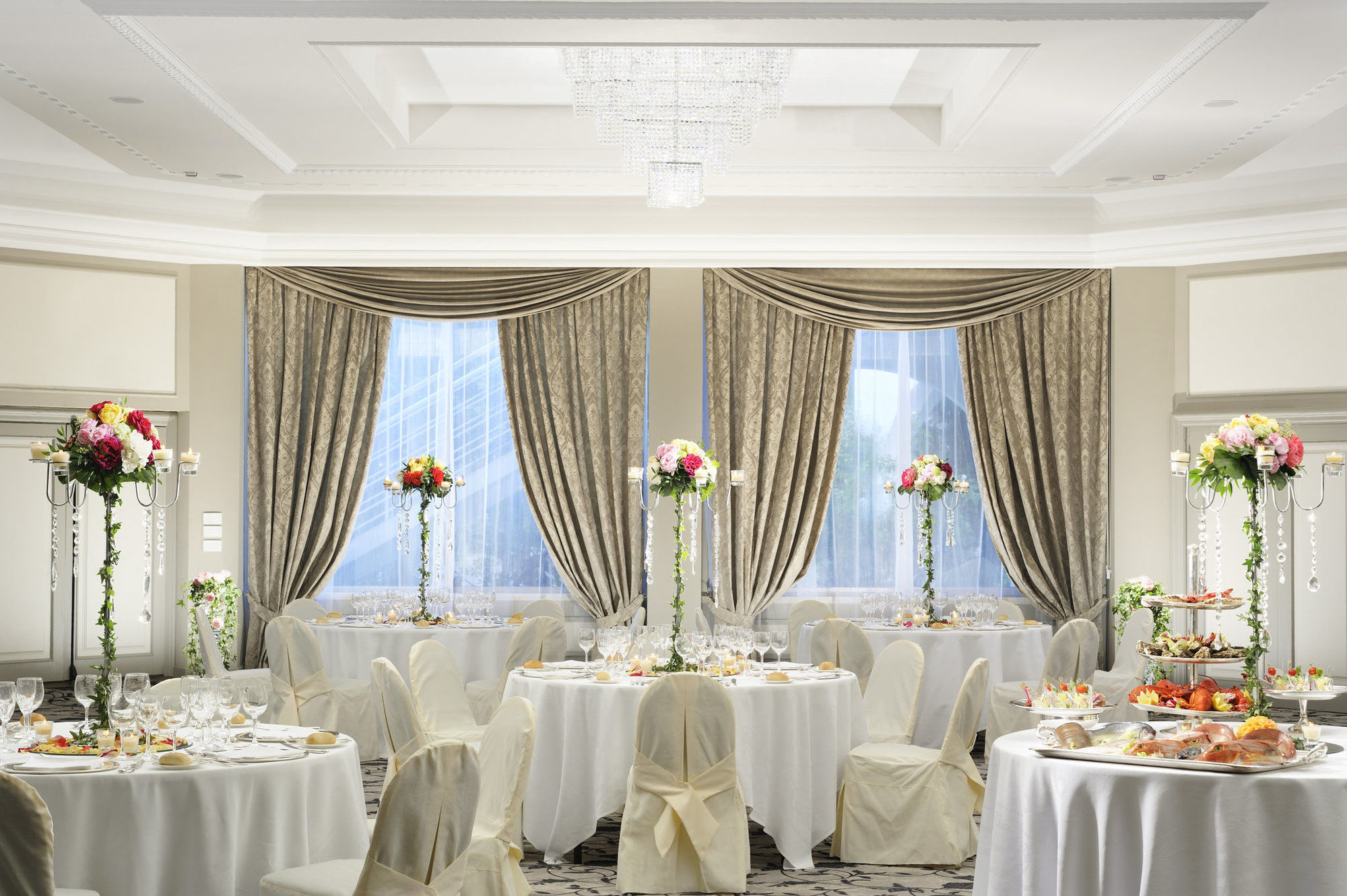 Royal Hotel Sanremo Restoran gambar The ballroom at the hotel