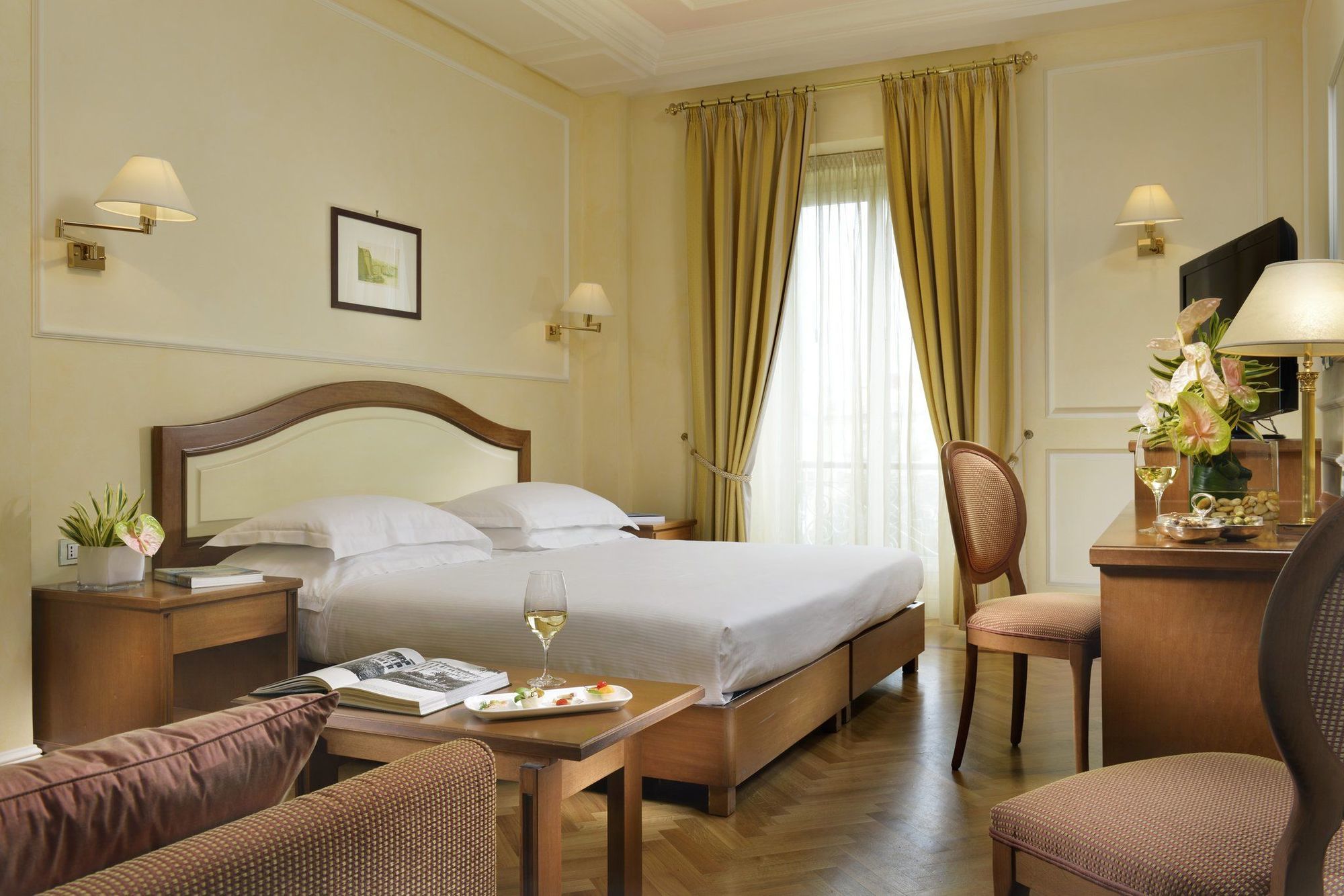 Royal Hotel Sanremo Bilik gambar A room at the hotel