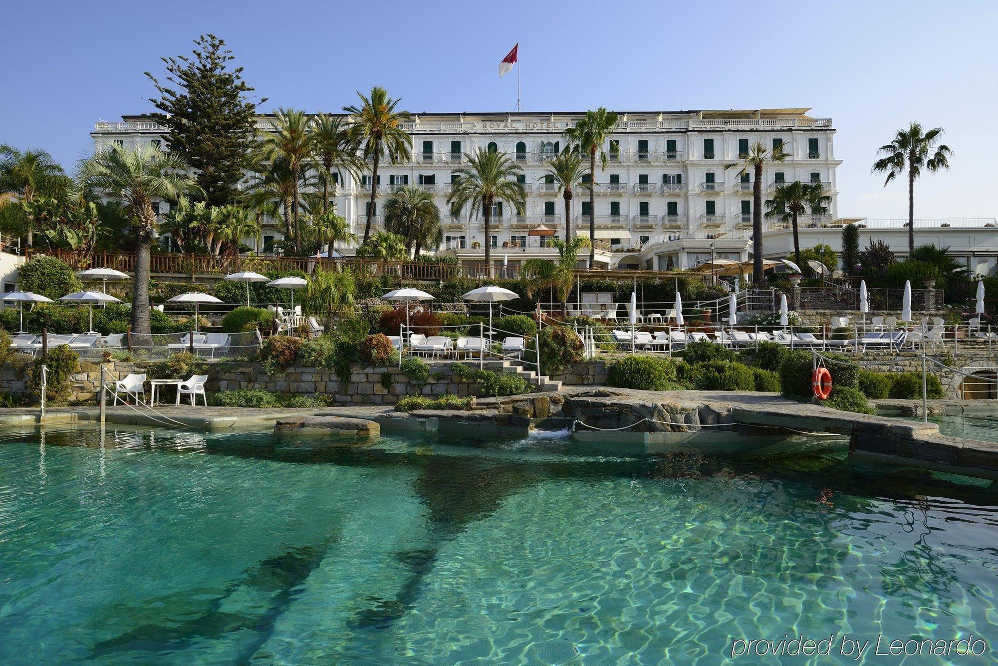 Royal Hotel Sanremo Luaran gambar The Hotel